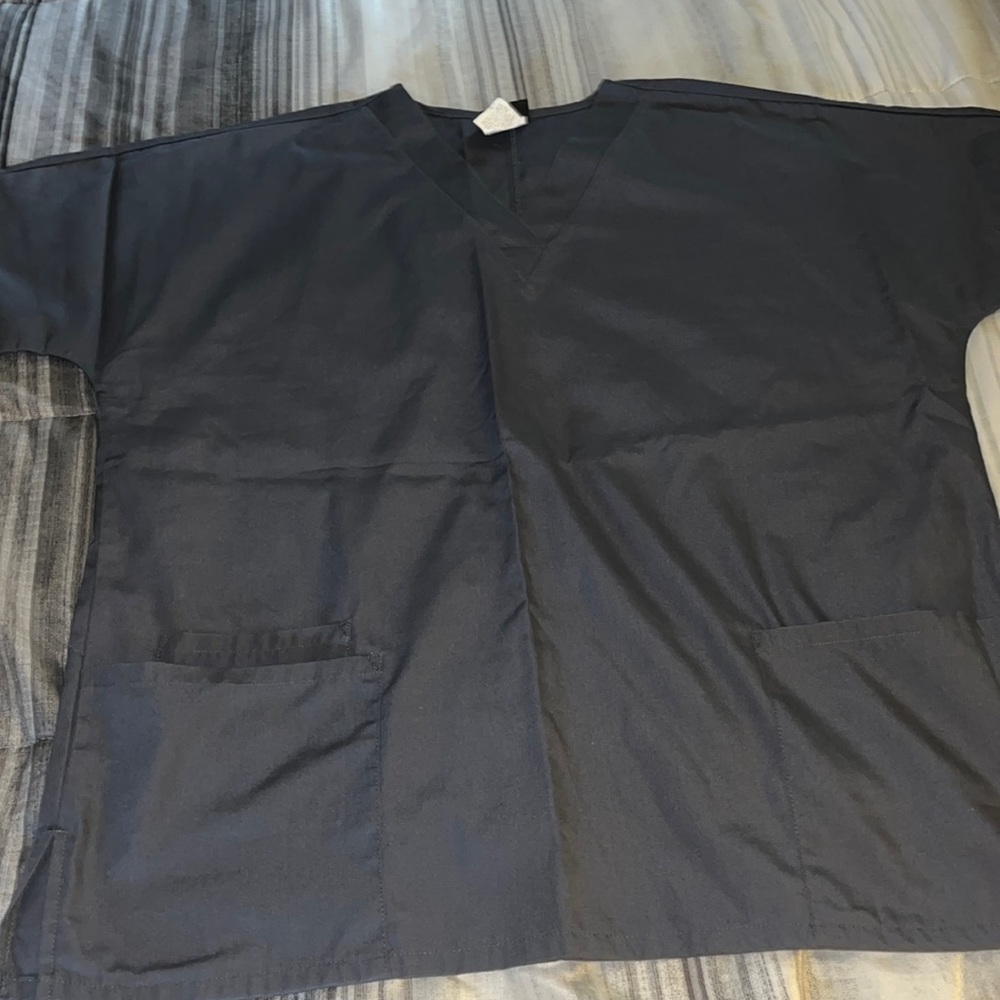 Cherokee Gray Scrubs Top